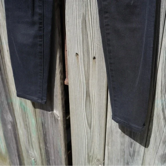 MADEWELL BLACK HIGH RISE 9” SKINNY JEANS 25